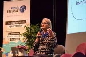 Muriel Chabert présentant le nouveau Bouquet de Service